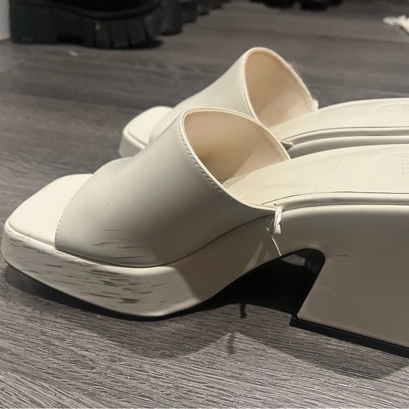 white platform heel - Picture 8 of 8